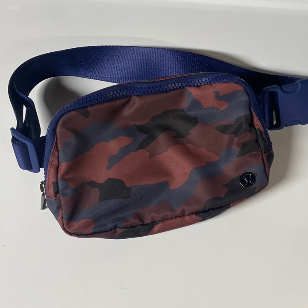 Lululemon Camouflage Bag